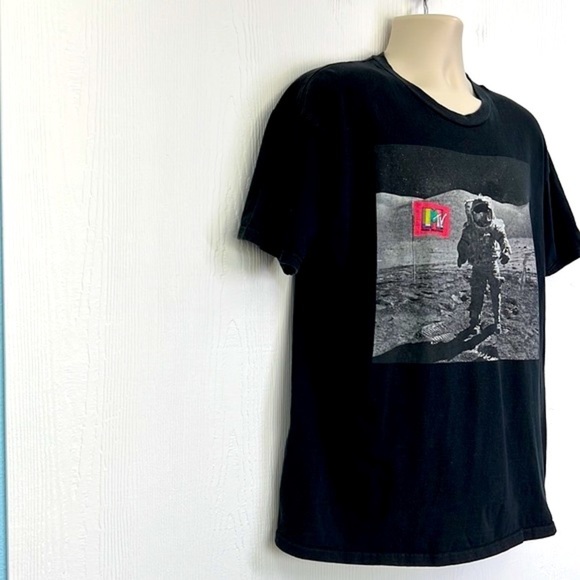 MTV - Astronaut MTV Flag In Space Graphic Short Sleeve T Shirt Size Large - Picture 4 of 9